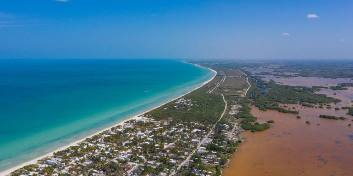Para estas próximas vacaciones decembrinas ven a conocer alguna de las playas mas bonitas de Yucatán