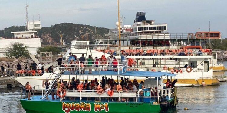 ¿Con este frío? Esperan muchos viajes en catamarán