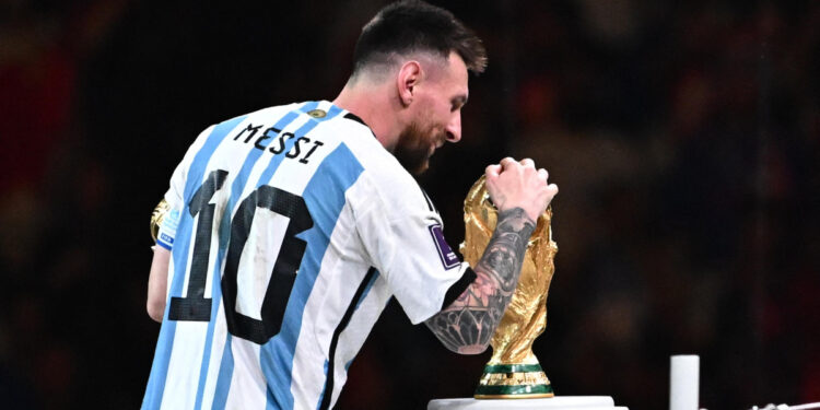 ¿Cuánto gana Leo Messi al mes?