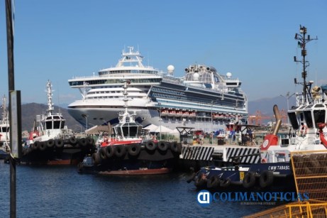 crucero y embarcaciones manzanillo