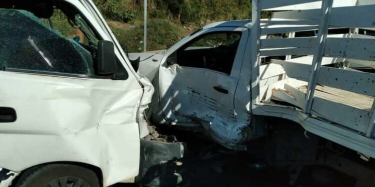 Choque en el crucero de Sayulita deja un hombre herido