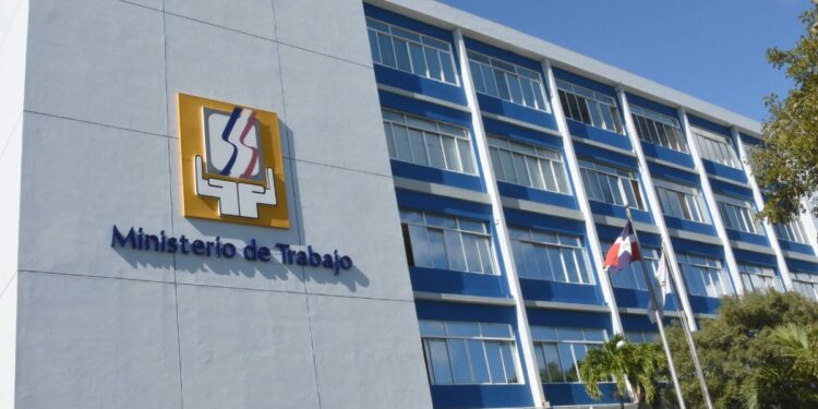 Invitan a jornadas de contrataciones para cruceros en Puerto Plata, Santo Domingo y La Altagracia 