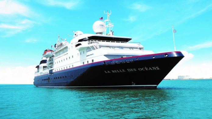 Mantenimiento del crucero La Belle des Océans en un astillero de Las Palmas de Gran Canaria