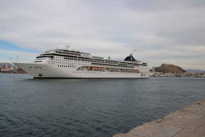 Alicante volverá a ser puerto de embarque para el crucero MSC Lirica esta temporada
