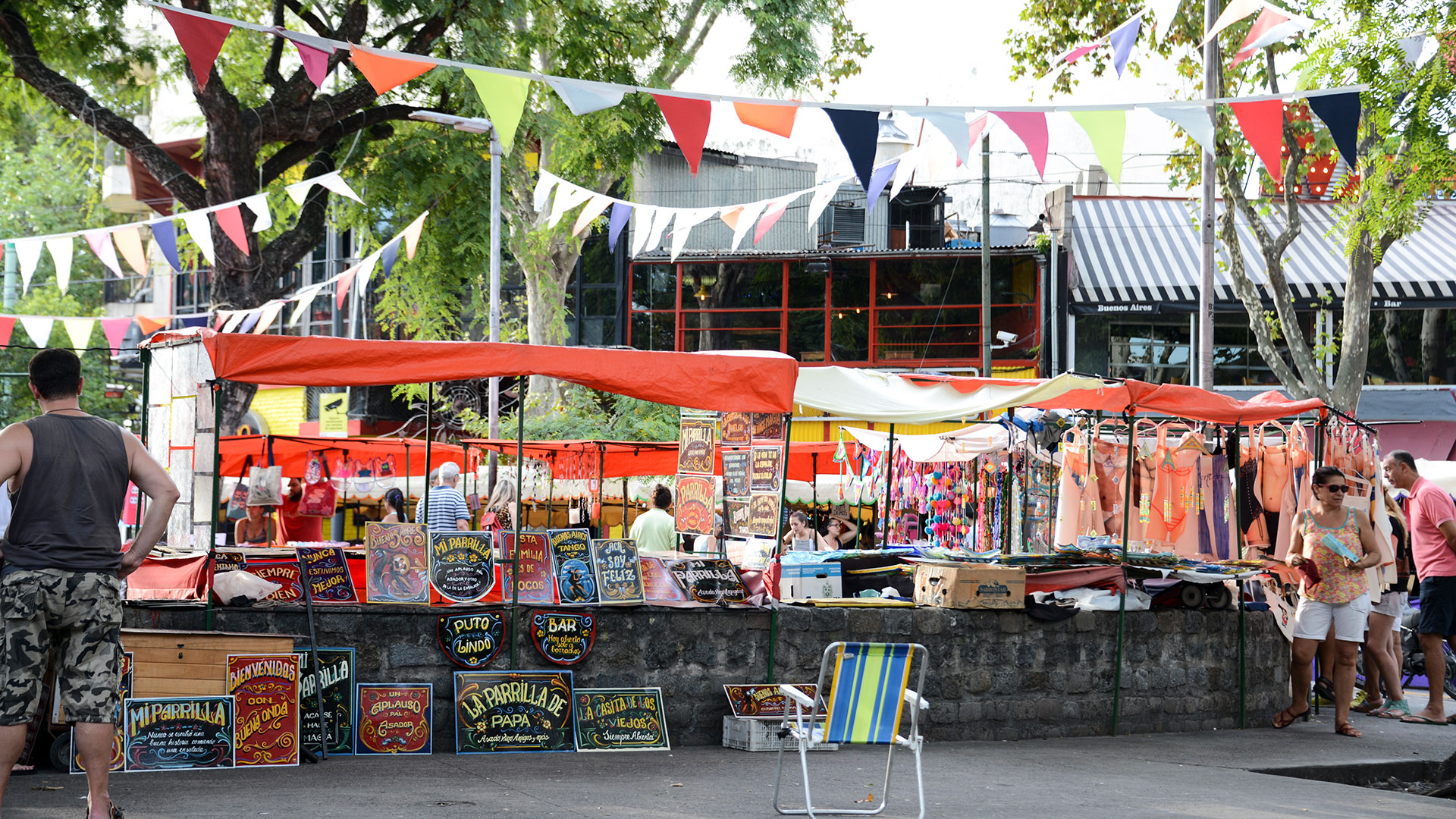 Una feria turística en el barrio de Palermo, uno de los sitios más elegidos por los viajeros extranejros