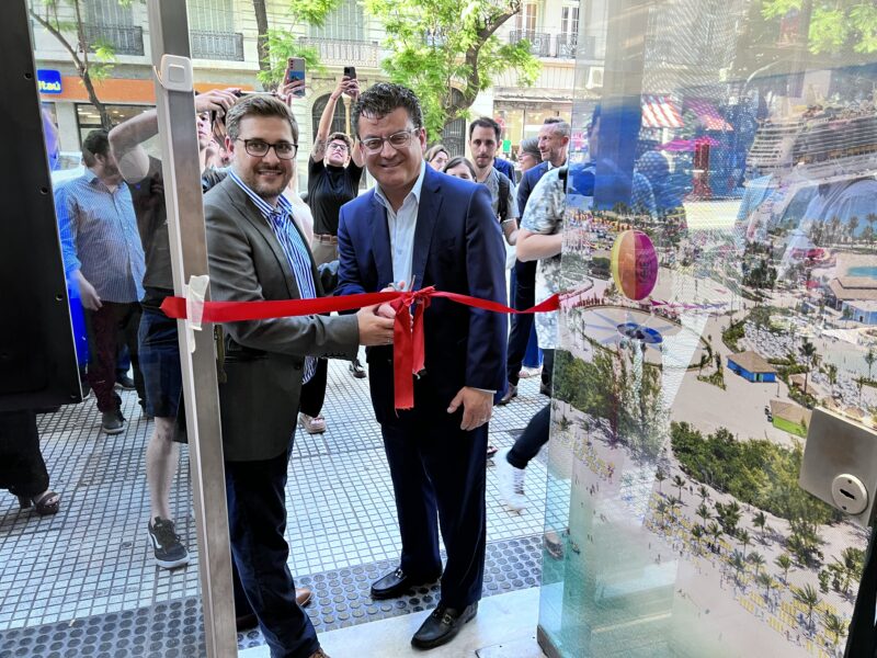 Corte de cintas de la oficina de Foster Viajes