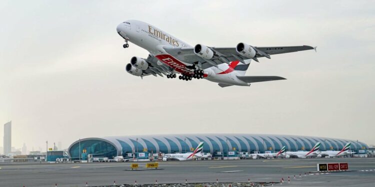 Entra en servicio el primer A380 modernizado de Emirates