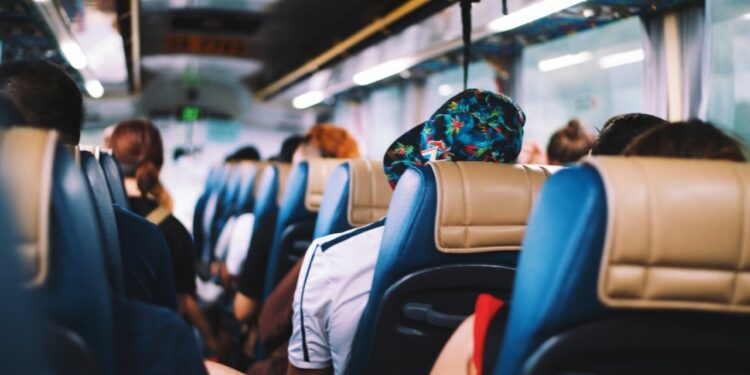 5 cosas que debes evitar al viajar en autobús