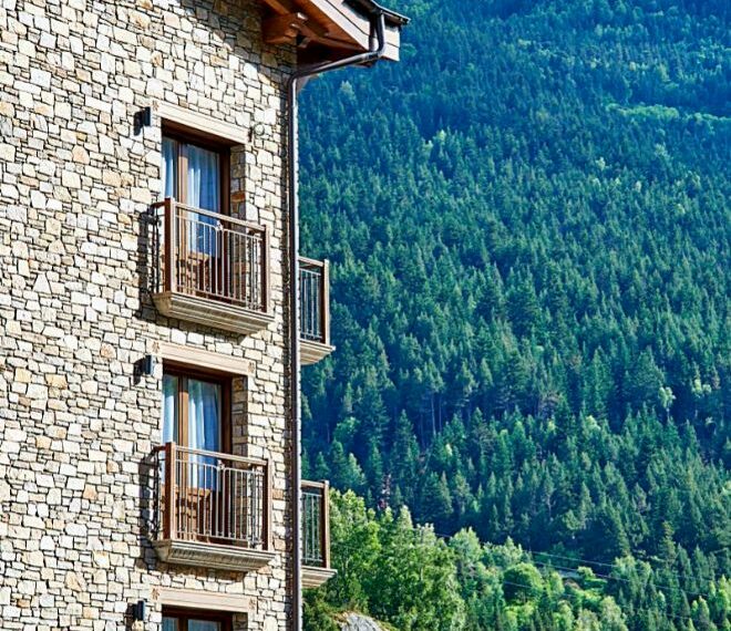 Fachada del Serras Andorra.