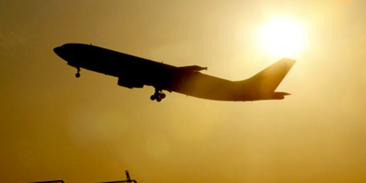 Aerolíneas estadounidenses prevén grandes utilidades en 2023 por el auge en demanda de viajes