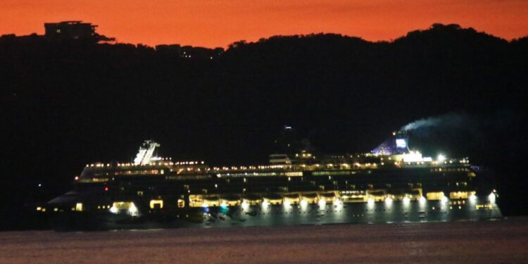 Arriba crucero Norwegian Jewel a Acapulco; el cuarto del año