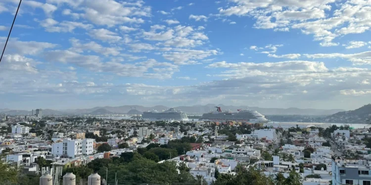 Arriban en Mazatlán dos cruceros con más de 7 mil 500 pasajeros | Turismo | Noticias | TVP