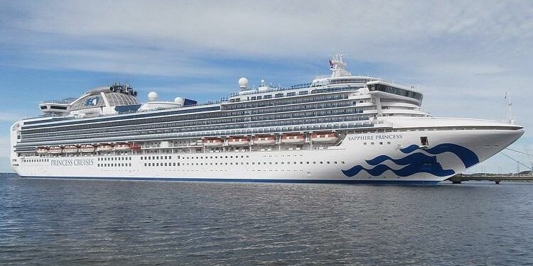 Arribó a Ushuaia uno de los mayores cruceros de la temporada