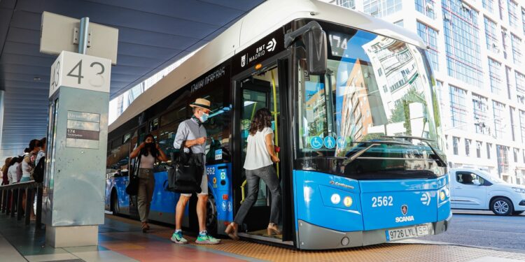 Así es el título con el que podrás viajar gratis en los autobuses estatales durante todo 2023
