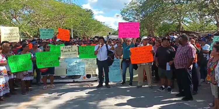 Asociación de Viajes acusa a artesanos de 'prostituir' la actividad turística en Chichén Itzá