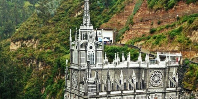 Brunch, viajes nacionales y paseos, entre los planes para 10 de los 17 festivos de 2023