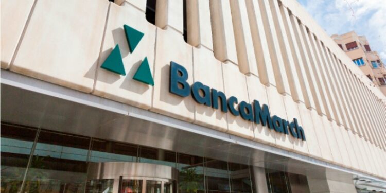 Carlos March y su hijo Juan invirtieron 29,4 millones en Corporación Financiera Alba en 2022