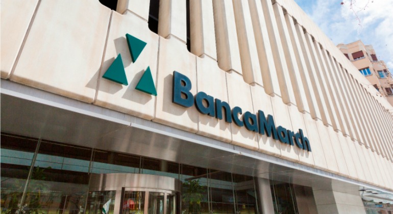 Carlos March y su hijo Juan invirtieron 29,4 millones en Corporación Financiera Alba en 2022