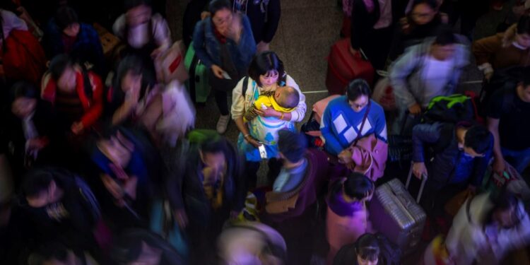 China volverá a permitir viajes en grupo al extranjero desde el 6 de febrero
