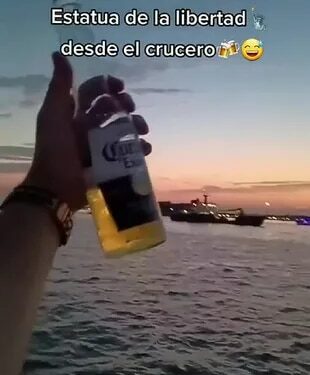 Un tiktoker colombiano se va de fiesta en un crucero de Nueva York