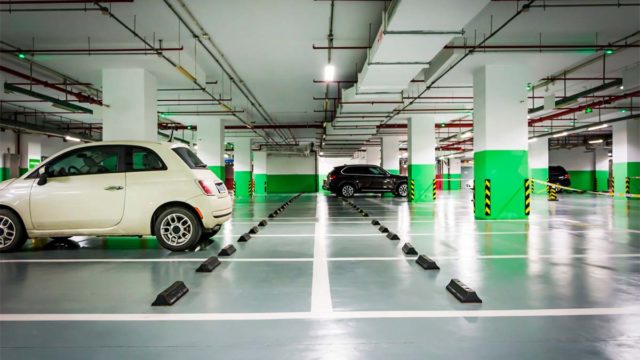 Consejos para dejar tu coche seguro si te vas de viaje en avión