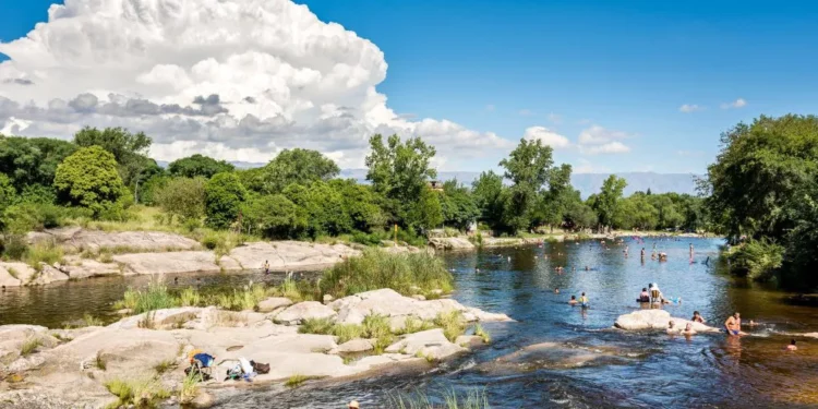Córdoba inició la temporada 2023 con reservas por encima del 70%