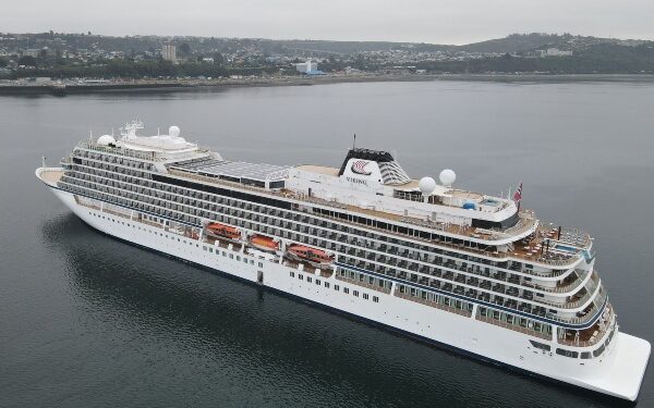 Crucero Viking Jupiter opera a la gira en Puerto Montt