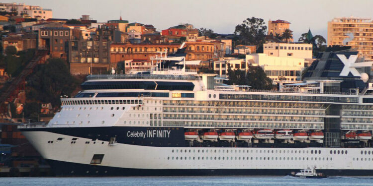 Crucero de Royal Caribbean vuelve a Valparaíso tras 5 años de ausencia