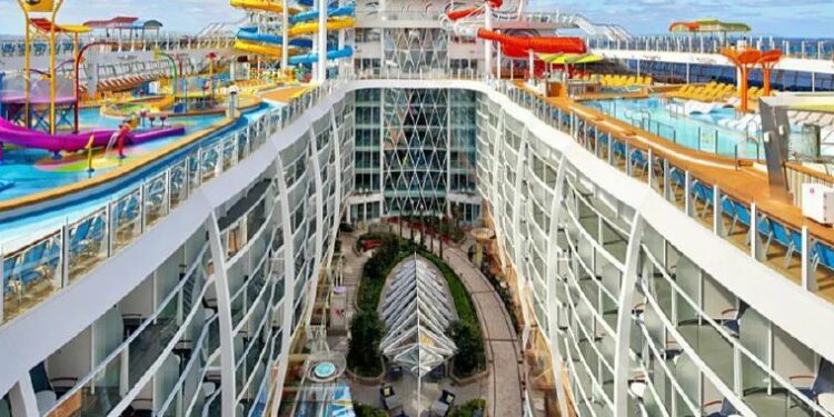 Crucero más grande del mundo llega hoy a Colón