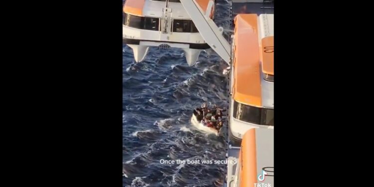 Cruceros rescatan a más migrantes frente a costas de Florida (Video)