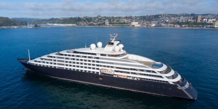 Cuatro cruceros llegarían a la bahía de Corral en esta temporada