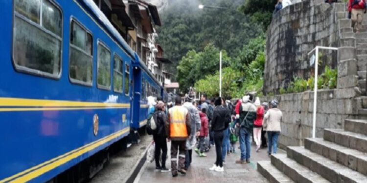 Medida rige desde este jueves hasta nuevo aviso para proteger integridad de los viajeros, señaló PeruRail.