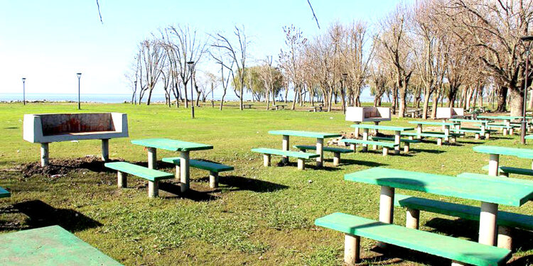 De Punta Lara a Punta Indio, los mejores balnearios para disfrutar el Río de la Plata en verano
