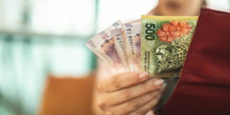 Dinero, viajes y trabajo, las aspiraciones pilarenses para 2023