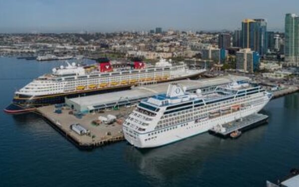 Dos buques se conectan por primera vez a energía costera en Puerto de San Diego