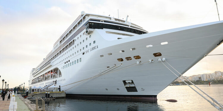 El Puerto de Ceuta recibirá este martes la segunda escala del crucero "MSC Lírica"