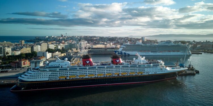 El Puerto de La Coruña recibió más de 220.000 pasajeros a bordo de 136 cruceros