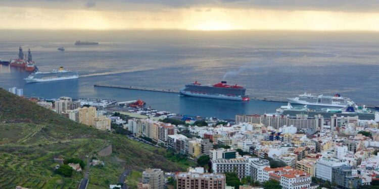 El Puerto de Tenerife recibirá mañana cinco cruceros con más de 8.000 pasajeros