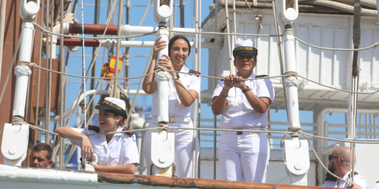 El buque escuela Elcano zarpa este sábado de Cádiz para su 95 crucero de instrucción