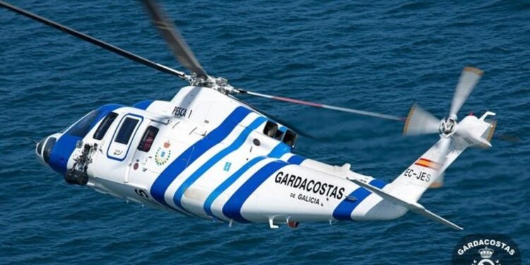 El helicóptero Pesca 1 evacua a una pasajera de un crucero a 75 millas de Vigo que se encontraba indispuesta
