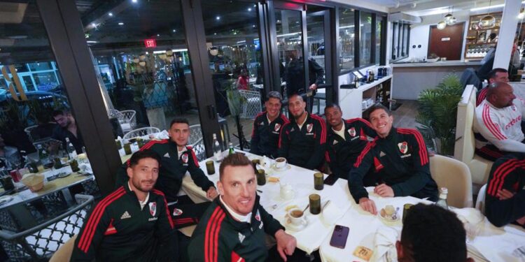 El plantel de River Plate disfrutó de una cena íntima en el restaurante Baires Grill, en Fort Lauderdale