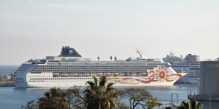 El puerto de Málaga recibirá en enero ocho escalas de crucero