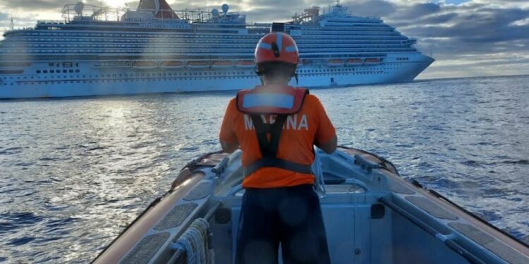 Evacuan a pasajero de un crucero en Isla Mujeres
