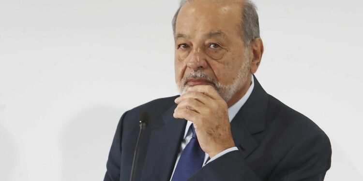 FCC prohbe los viajes en avin en Espaa