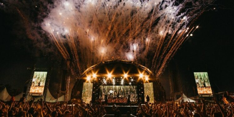 Festivales y conciertos imperdibles para hacer un viaje musical en 2023