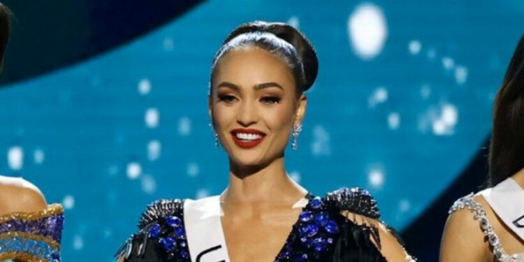 Ganadora de Miss Universo R’ Bonney Nola mostró una foto sin maquillaje