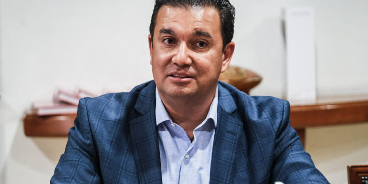 Gastó Sedeco casi 800 mil pesos en viajes al extranjero