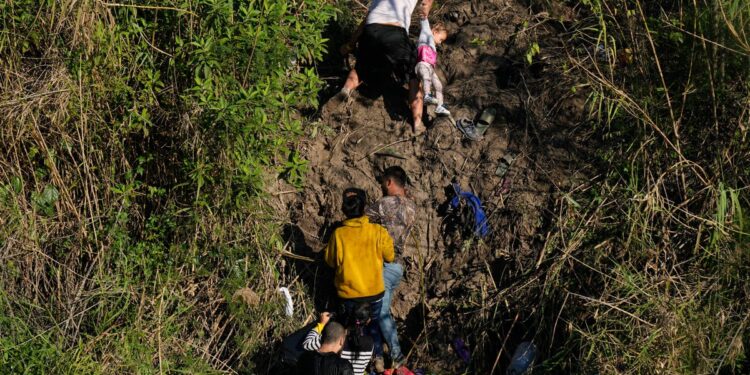 Gobierno de EEUU investiga si niños migrantes fueron explotados en el Medio Oeste