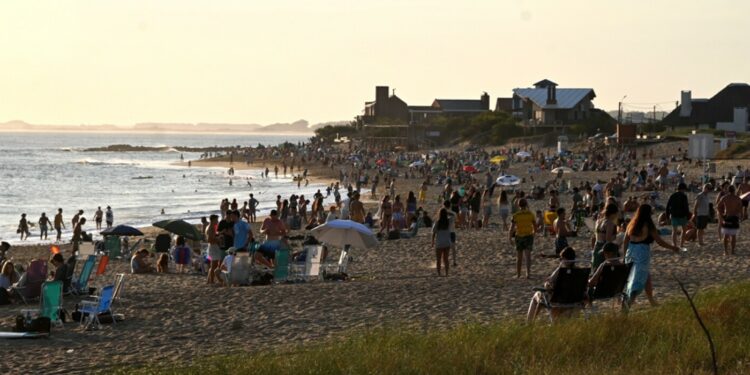 Gobierno y operadores coinciden en el buen inicio de temporada; llegan turistas con “alto poder adquisitivo” - Noticias de Uruguay y el mundo actualizadas