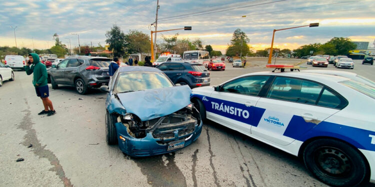 Hoy Tamaulipas - Accidentes en Tamaulipas Choque de crucero deja cuantiosos danios en Victoria